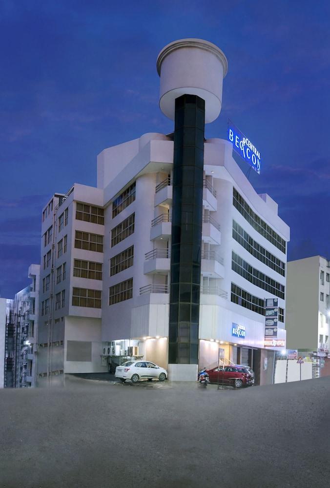 Central Beacon Hotel Surat Esterno foto
