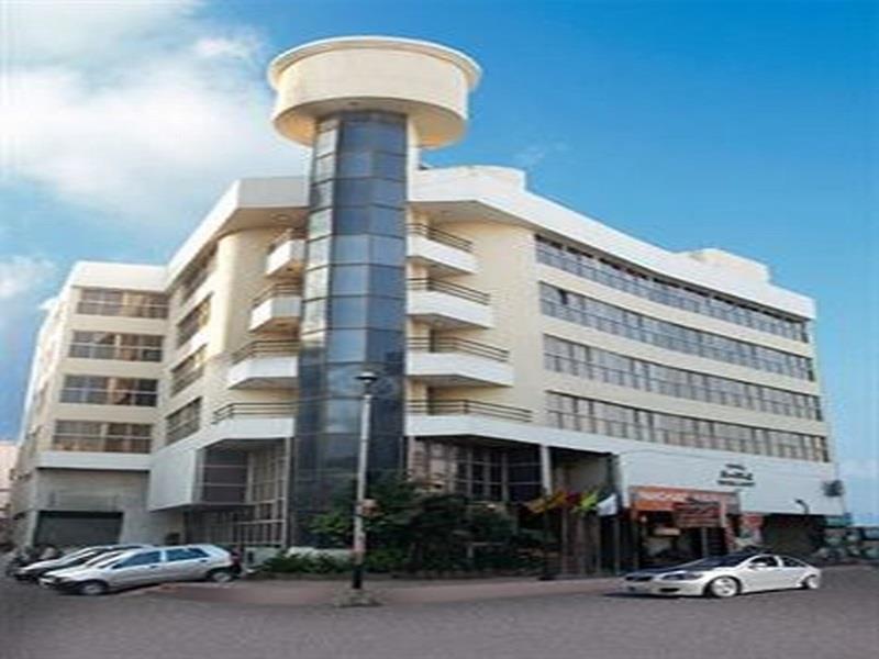 Central Beacon Hotel Surat Esterno foto